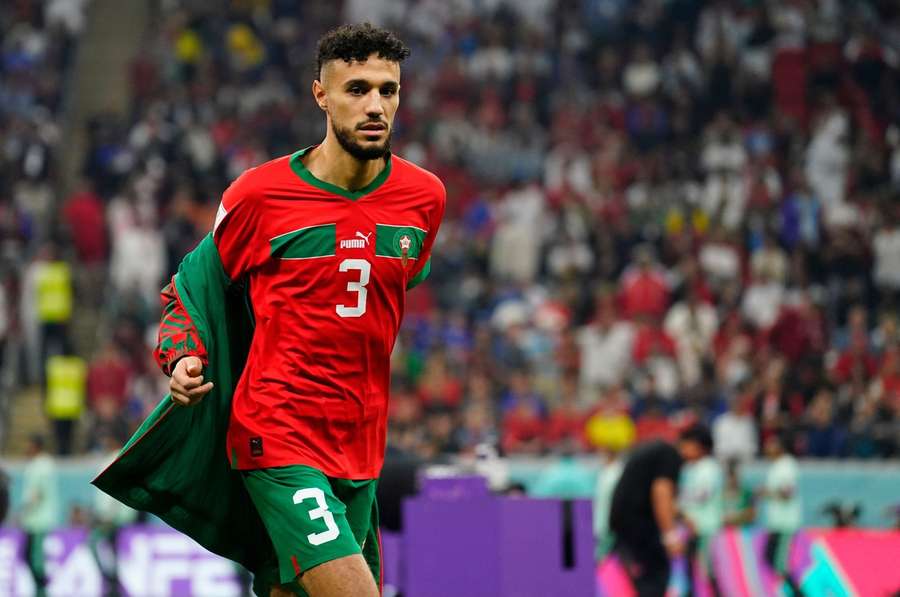 Mazraoui (25 ani) a evoluat în 11 partide pentru Bayern Munchen în acest sezon