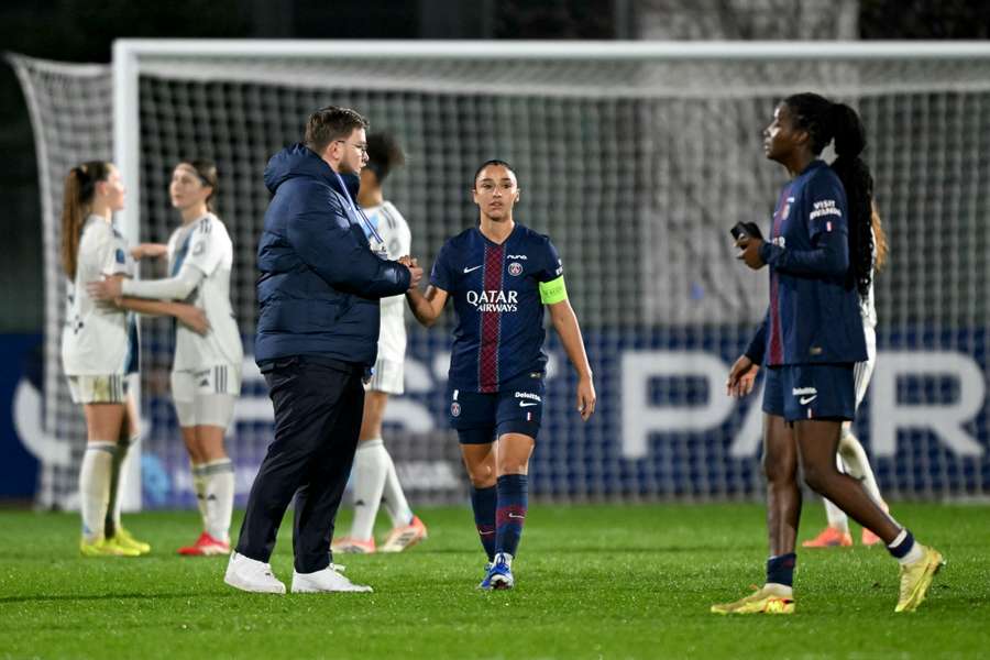 Les Parisiennes face au PFC.