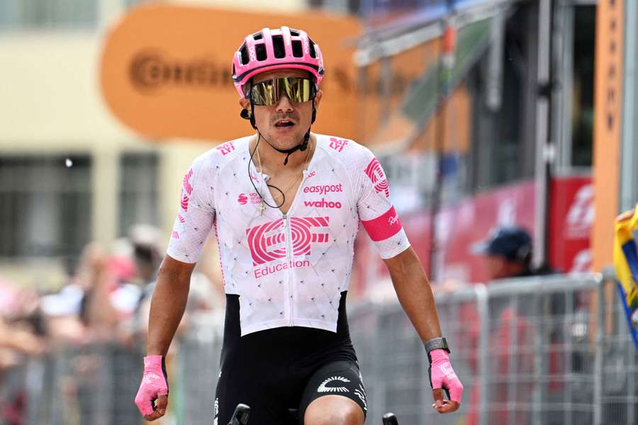 Carapaz manquera le Giro d’Italia cette année