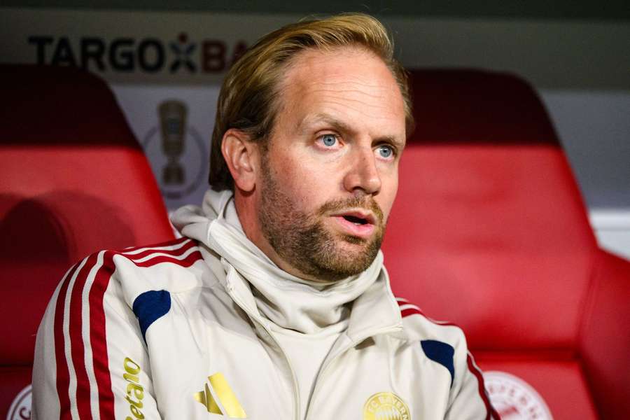 Aaron Danks ersetzt interimsmäßig Vincent Kompany Aaron Danks ersetzt interimsmäßig Vincent Kompany