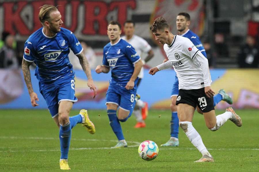 Jesper Lindstrøm og Frankfurt indtager med onsdagens sejr fjerdepladsen i Bundesligaen.