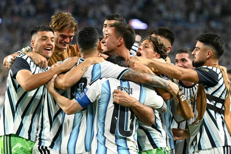 Argentina celebrates Cristian Romero goal against Cape Verde Argentina celebrates Cristian Romero goal against Cape Verde