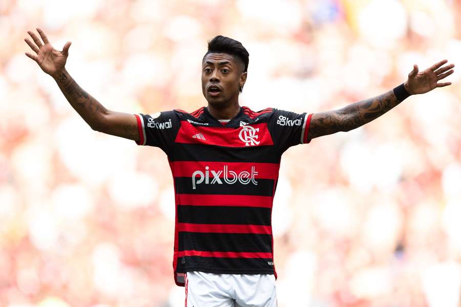 Bruno Henrique levou vermelho na Taça do Brasil
