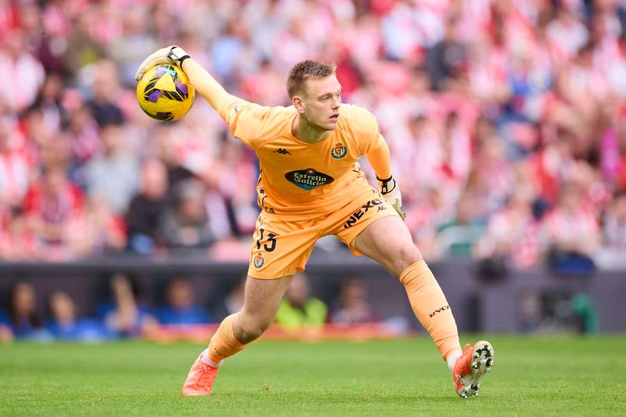 Sevilla to launch bid for Arsenal keeper Hein