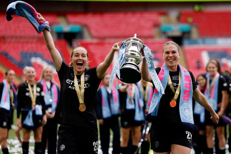 Lohmann und Knaak jubeln mit ihrer nächsten Trophäe