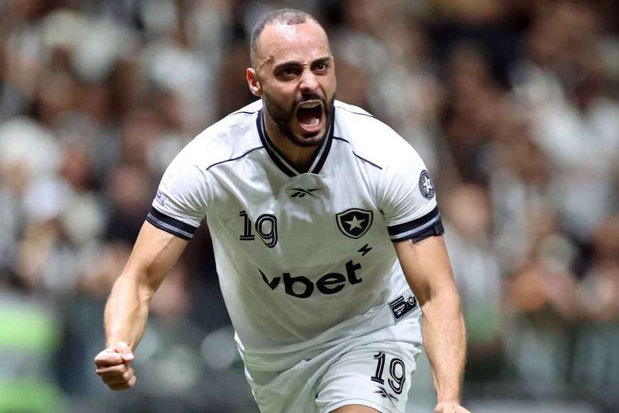 Arthur Cabral celebra o golo