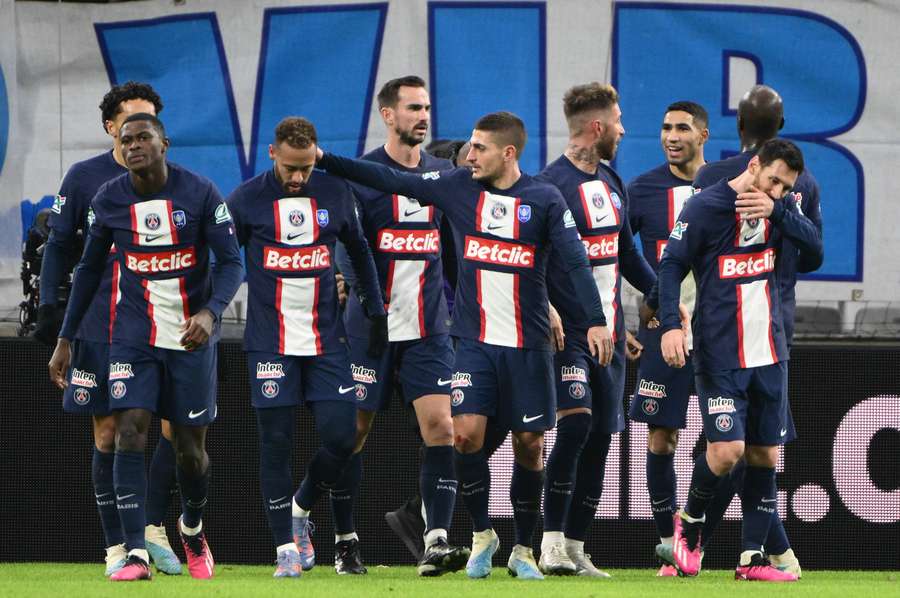 Revin competițiile europene intercluburi. Derby-uri stelare