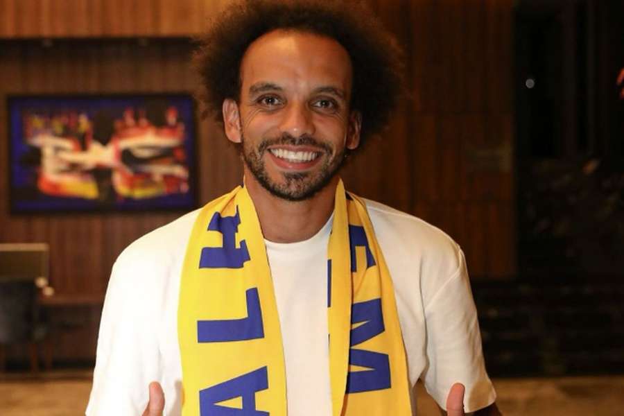 Fábio Martins oficializado no Al Hazem