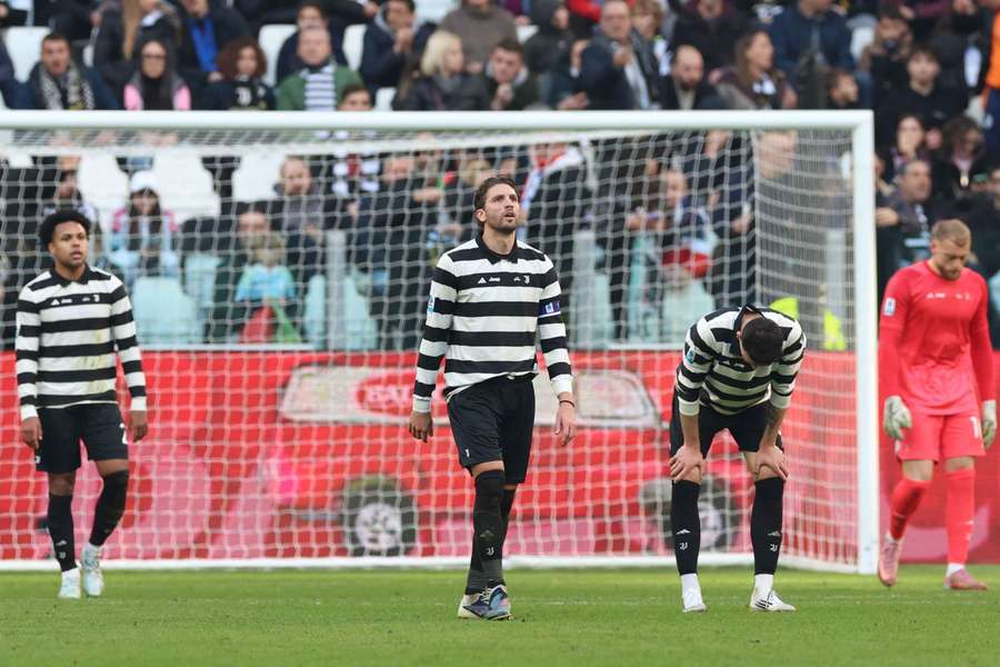 A desilusão nos rostos dos jogadores da Juventus A desilusão nos rostos dos jogadores da Juventus