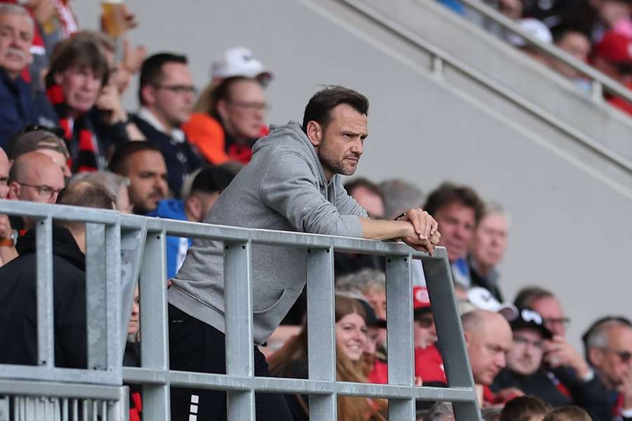 Beim Spiel gegen St. Pauli wurde Nils Döring auf die Tribüne geschickt.