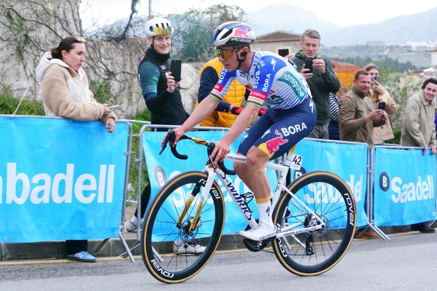 Evenepoel vencedor na Volta à Comunidade Valenciana