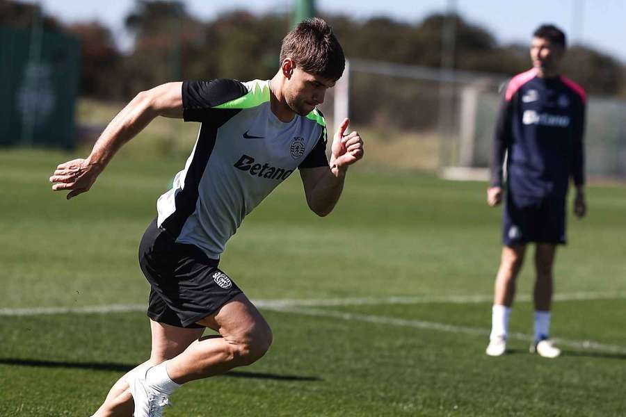 Daniel Bragança durante um treino
