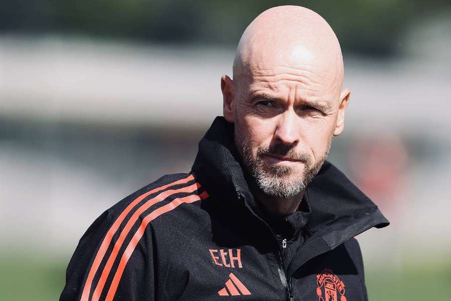 Manchester United, de Erik ten Hag, estreia na Premier League nesta segunda-feira (14)