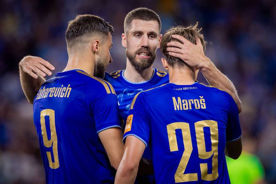Slovan sa na ligový zápas naladil postupom do 3. predkola Ligy majstrov. Slovan sa na ligový zápas naladil postupom do 3. predkola Ligy majstrov.