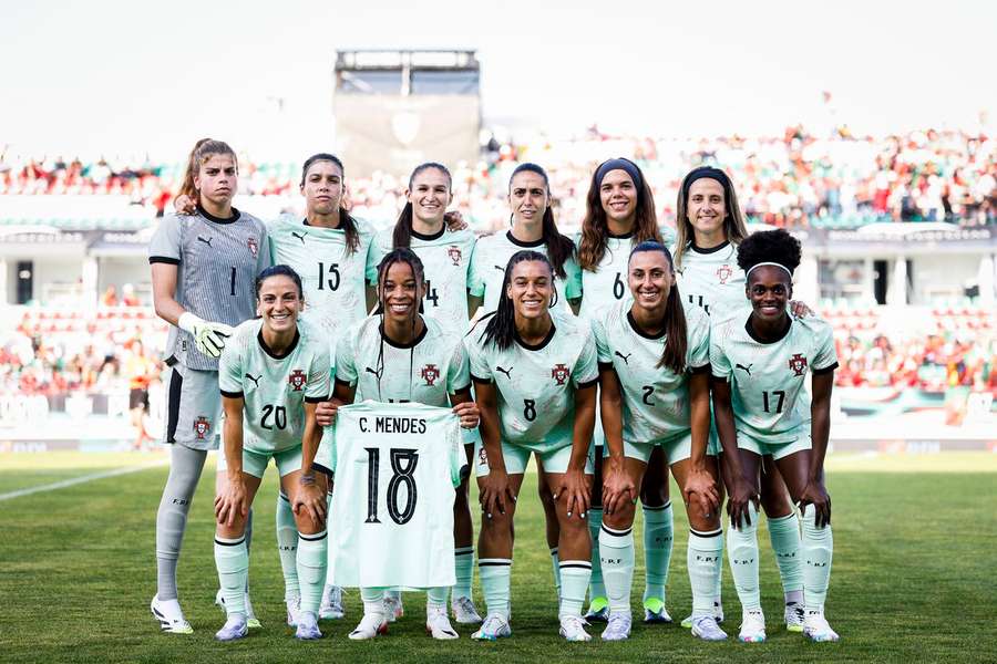 Jogadoras da Seleção prestaram homenagem a Carolina Mendes