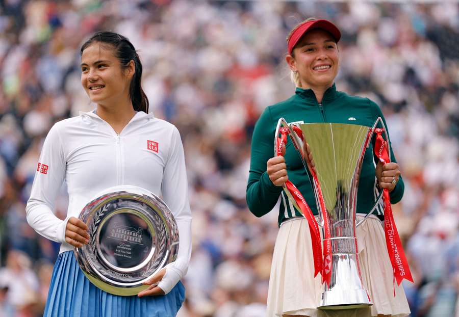Vekic (right) poses alongside Raducanu Vekic (right) poses alongside Raducanu
