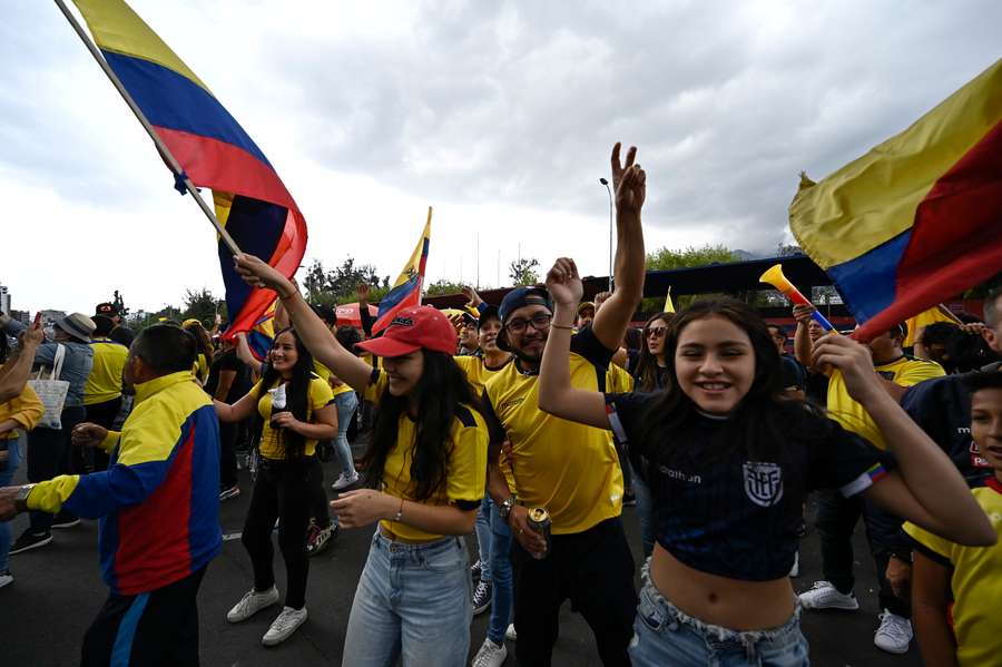 Los aficionados ecuatorianos, eufóricos tras la victoria de su selección