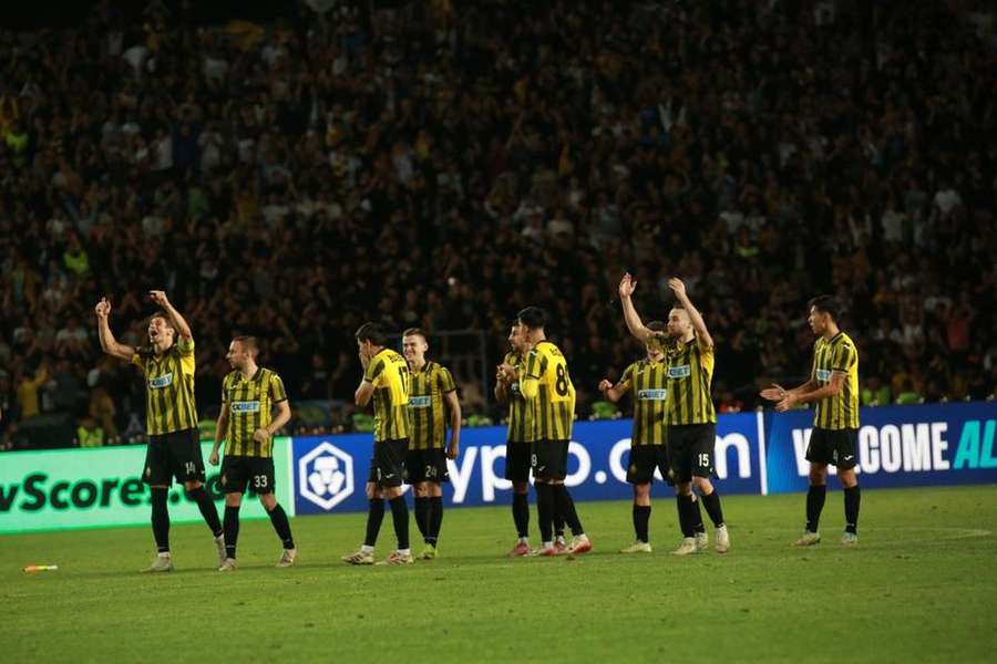 Kairat soma e segue no campeonato do Cazaquistão
