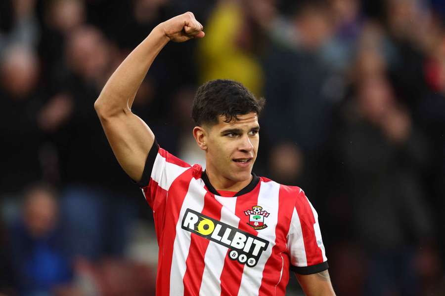 Martin diz que Dibling e Fernandes podem "superar" o Southampton