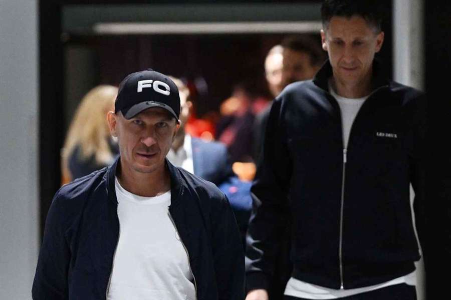 Gerhard Struber und Christian Keller nach dem Spiel gegen Jahn Regensburg.