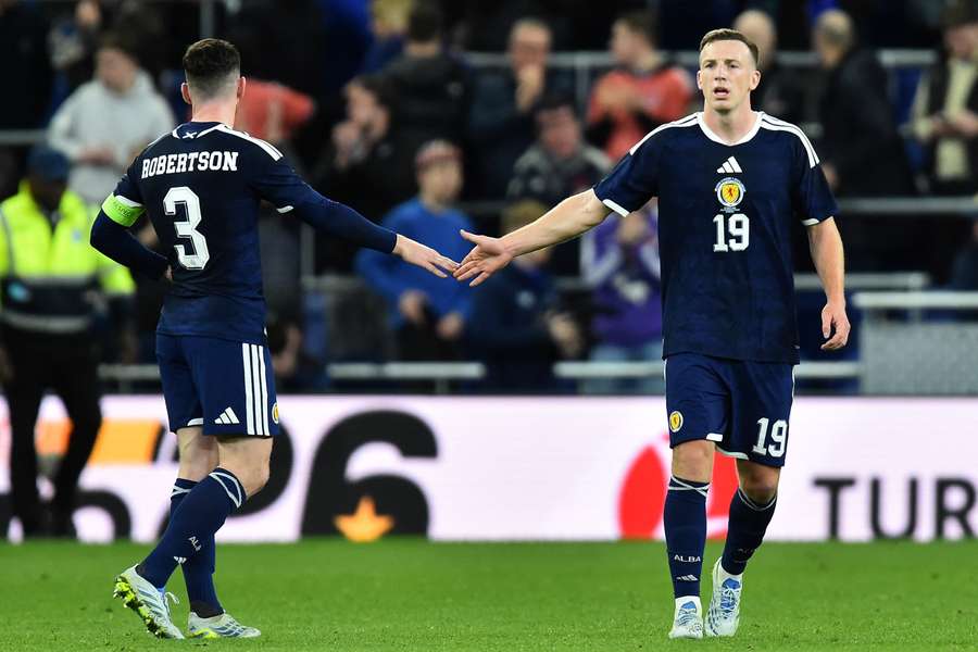 Andrew Robertson e Lewis Ferguson impegnati nell’amichevole internazionale tra Scozia e Costa d’Avorio