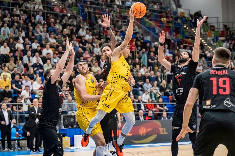 Nymburk čeká ještě náročná šichta.