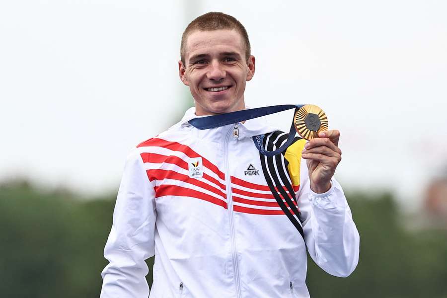 Remco Evenepoel heeft zijn tweede gouden medaille van de Olympische Spelen binnen