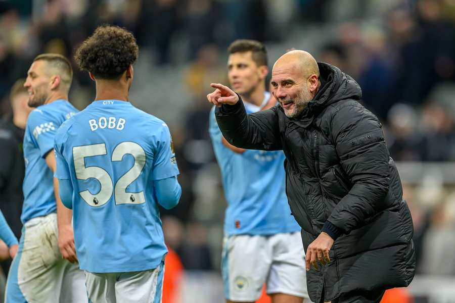 Oscar Bobb prestes a sair do Man City este mês com Borussia Dortmund e Tottenham atentos