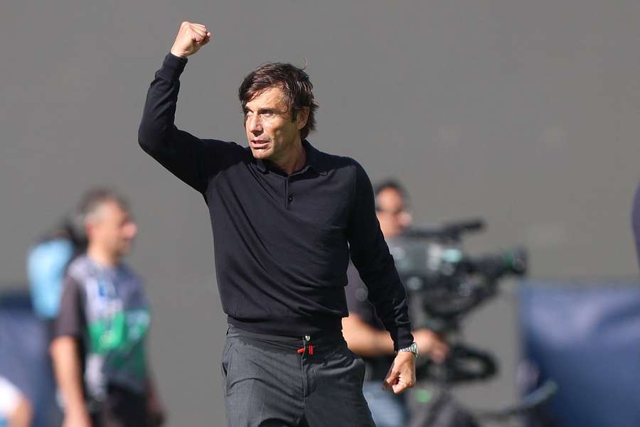 Antonio Conte, treinador do Nápoles