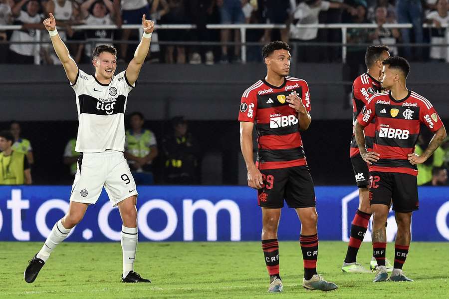 Olimpiada tirou proveito da bola aérea para eliminar o Flamengo