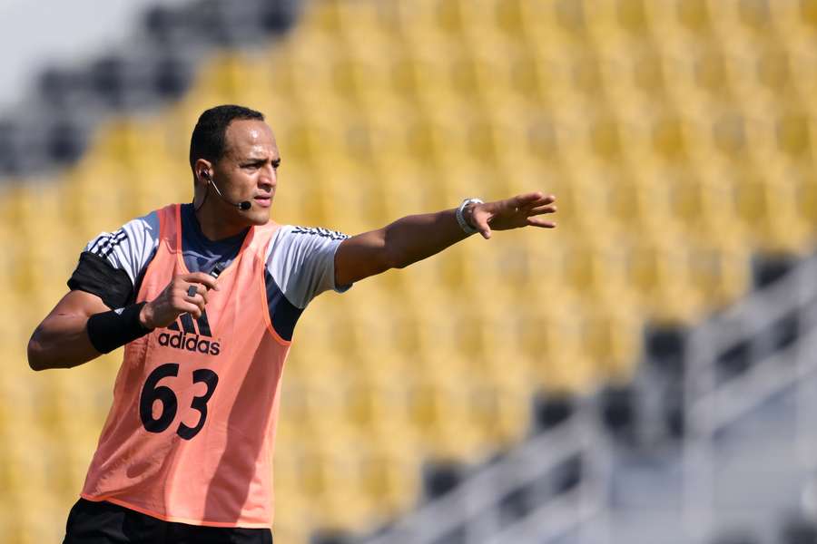 Ismail Elfath faz a estreia em Mundiais