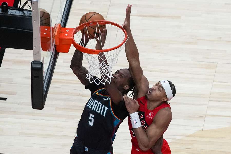 Los Raptors ganan a los Pistons