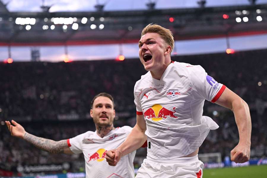 Útočník Lipska Conrad Harder pečetil výhru Lipska ve Frankfurtu 3:1.