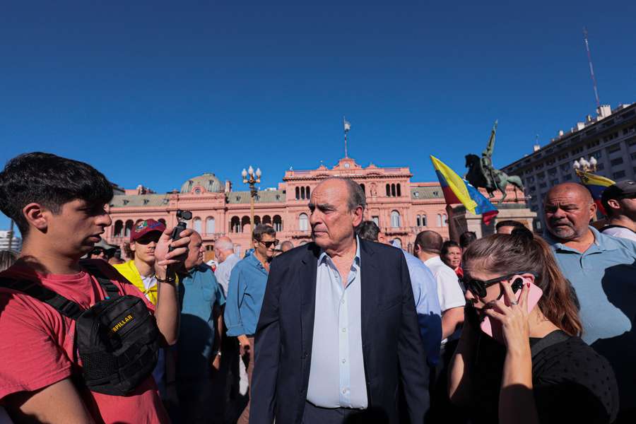 Guillermo Francos, en Buenos Aires, en una manifestación contra el régimen de Maduro.