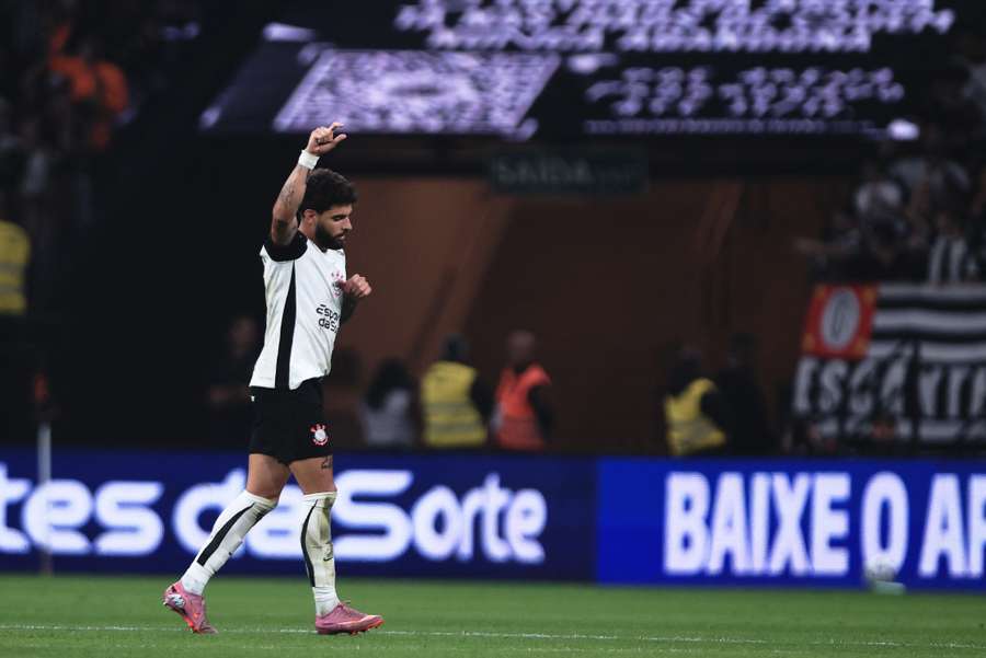Yuri Alberto comemora o gol de número 47 na Neo Química Arena