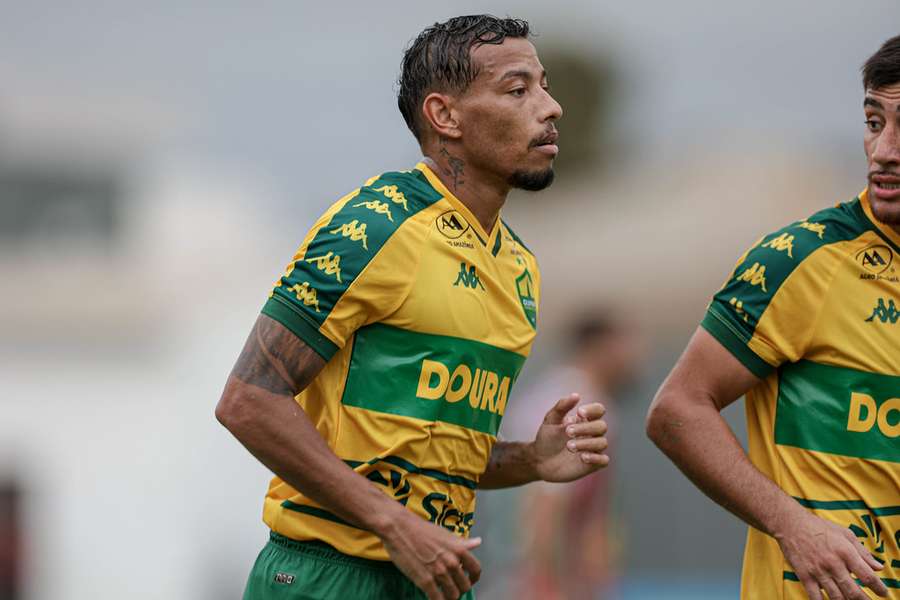 Ruan segue vinculado ao Metropolitano-SC
