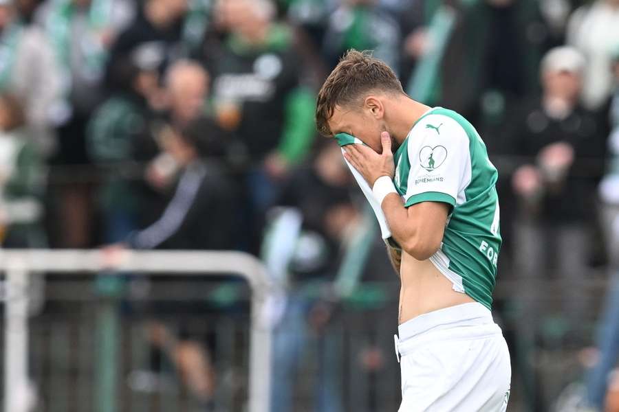 Klokani padli doma už čtyřikrát po sobě, což se jim stalo naposledy v sezoně 1996/97. Klokani padli doma už čtyřikrát po sobě, což se jim stalo naposledy v sezoně 1996/97.