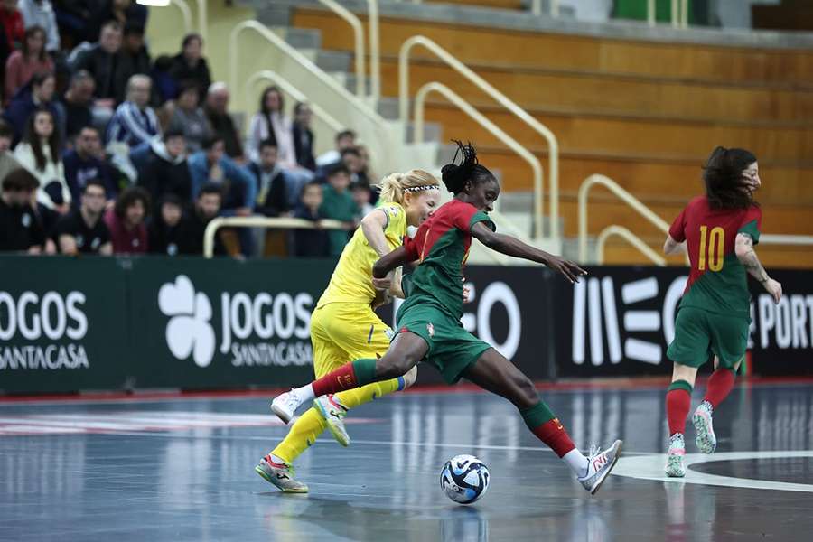 Seleção portuguesa feminina de futsal goleia Ucrânia em jogo amigável