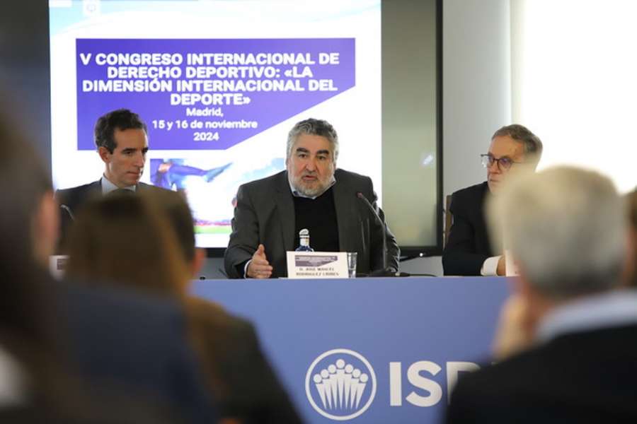 Rodríguez Uribes, presente en el Congreso de Derecho Deportivo