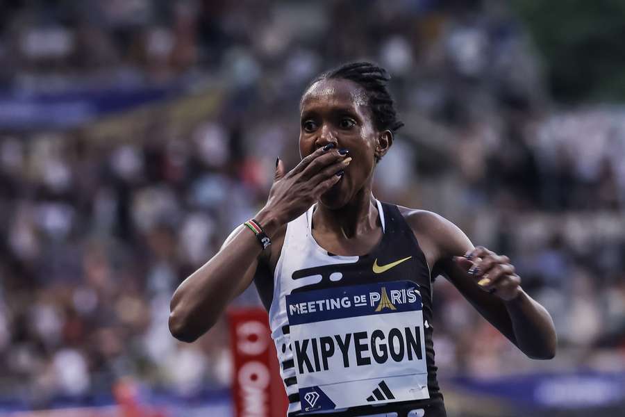 Faith Kipyegon eerder dit jaar in actie in Parijs