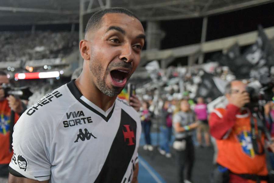 Paulo Henrique foi bem na vitória do Vasco sobre o Vitória neste domingo (5)