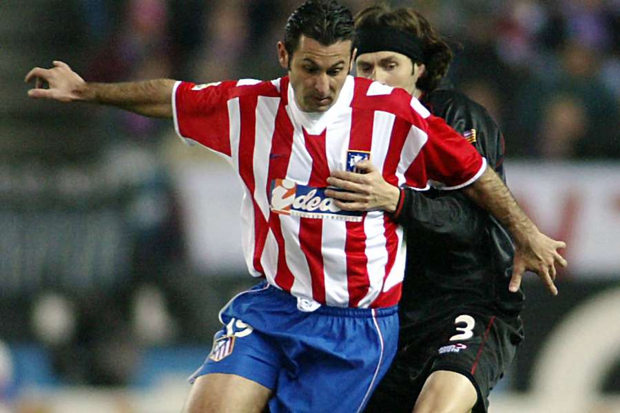 Javi Moreno frente a Miquel Soler, num Atlético Madrid-Maiorca