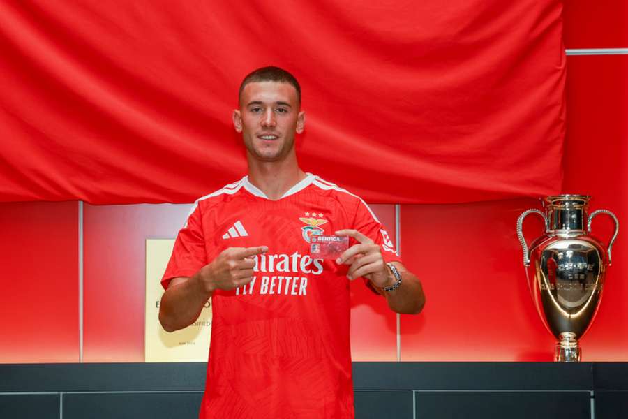Alessandro Circati oficializado pelo Benfica Alessandro Circati oficializado pelo Benfica