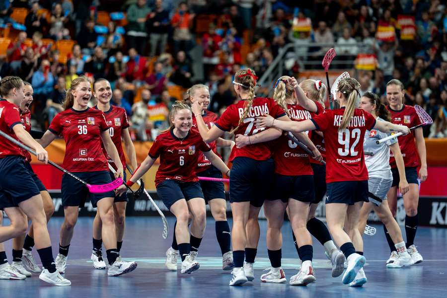 České florbalistky zatím měly na mistrovství světa jen důvody k radosti. České florbalistky zatím měly na mistrovství světa jen důvody k radosti.