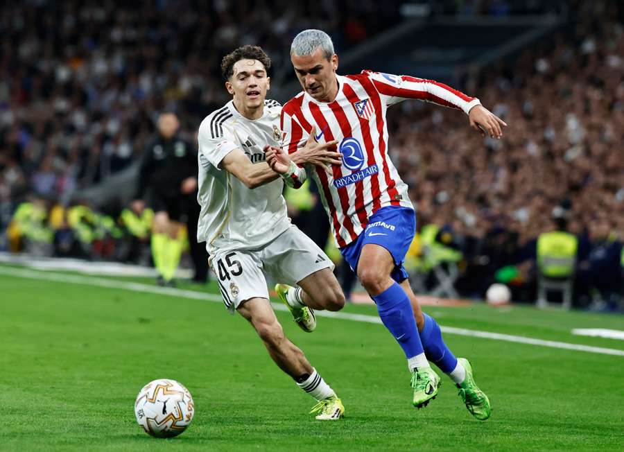 Griezmann (r.) im Zweikampf mit Thiago Pitarch