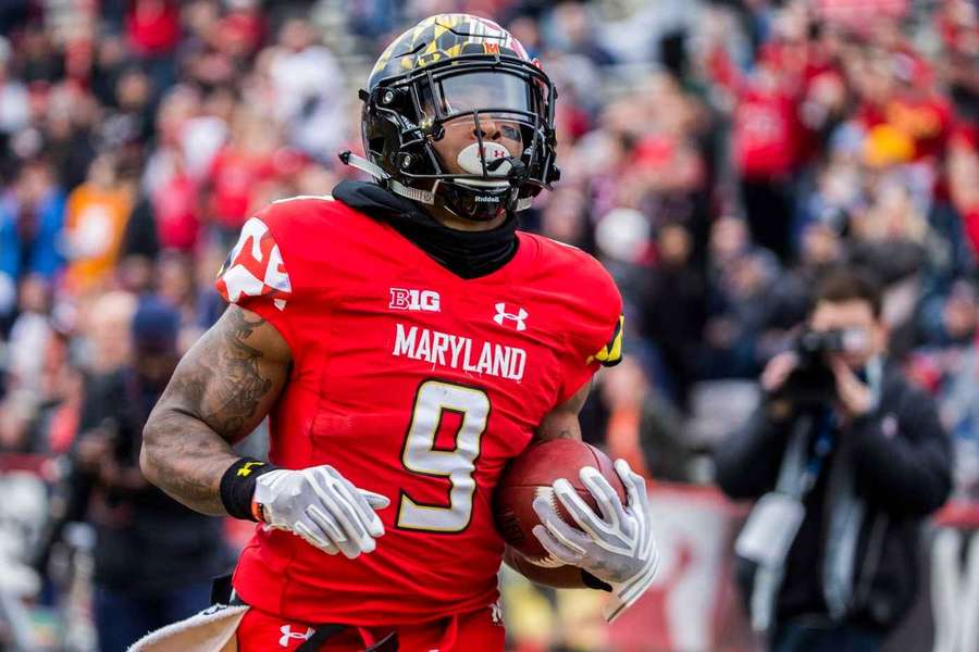Maryland Terrapins wide receiver Jahrvis Davenport races in for a touchdown against Illinois Maryland Terrapins wide receiver Jahrvis Davenport races in for a touchdown against Illinois