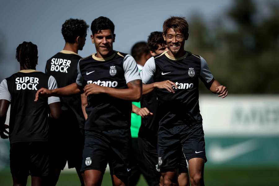 Mateus Fernandes e Morita no treino do Sporting