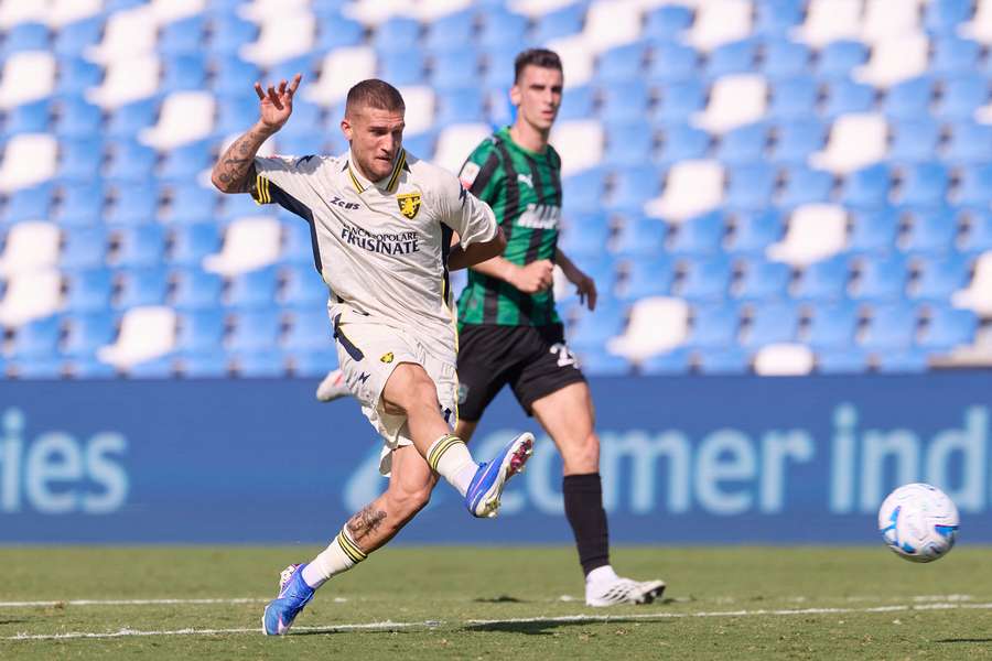 Daniel Bîrligea, titular pentru Frosinone în duelul cu Sassuolo, în șaisprezecimile Cupa Italiei