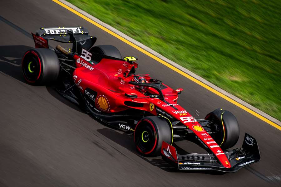 O Ferrari de Carlos Sainz não pontuou na Austrália