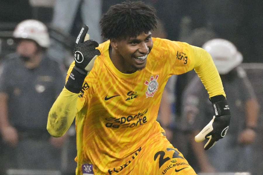 Hugo Souza salvou o Corinthians após virada do Bragantino